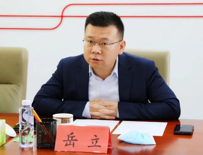 海淀区副区长岳立带队到万寿路街道调研指导